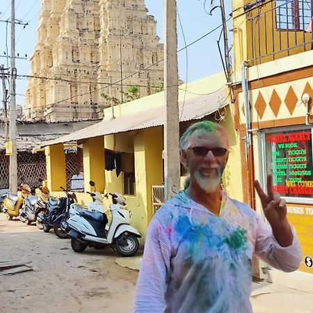 Mahesh Guest House Hampi Eksteriør billede