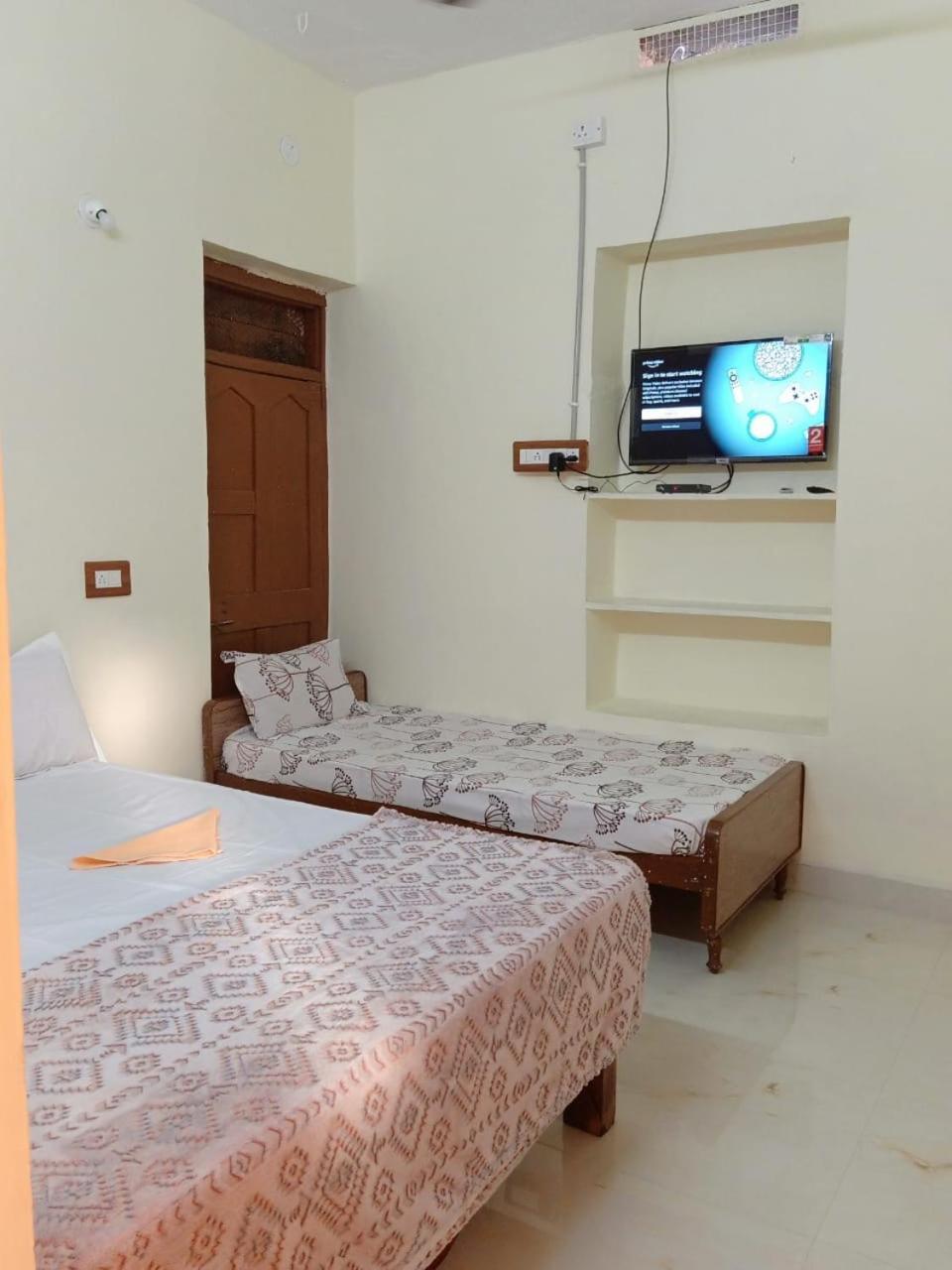Mahesh Guest House Hampi Eksteriør billede